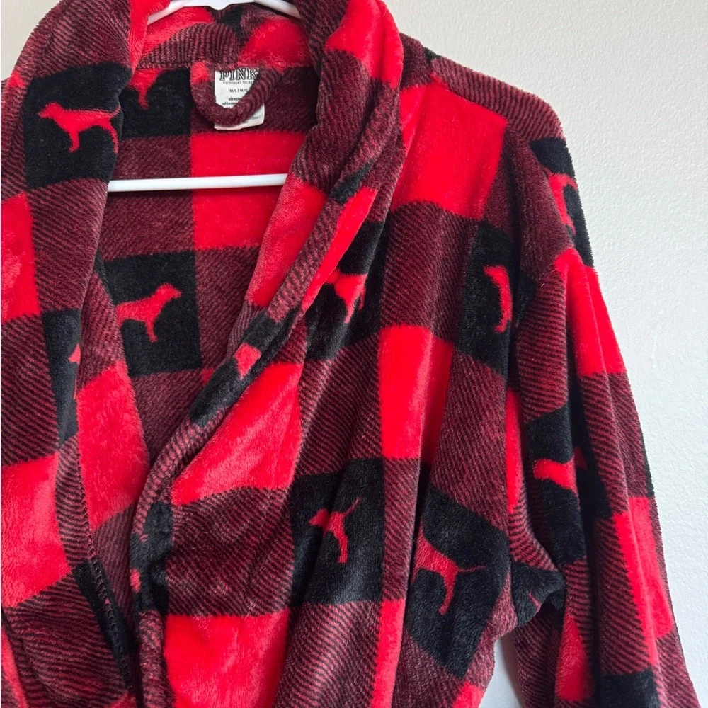 Victoria’s Secret PINK Buffalo Plaid Robe Red Black Checkered Dog Logo Plush M/L